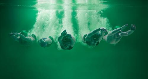 Afbeelding van duikende mensen